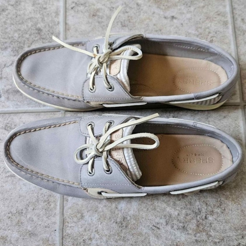 Sperry Boat Shoes size 9